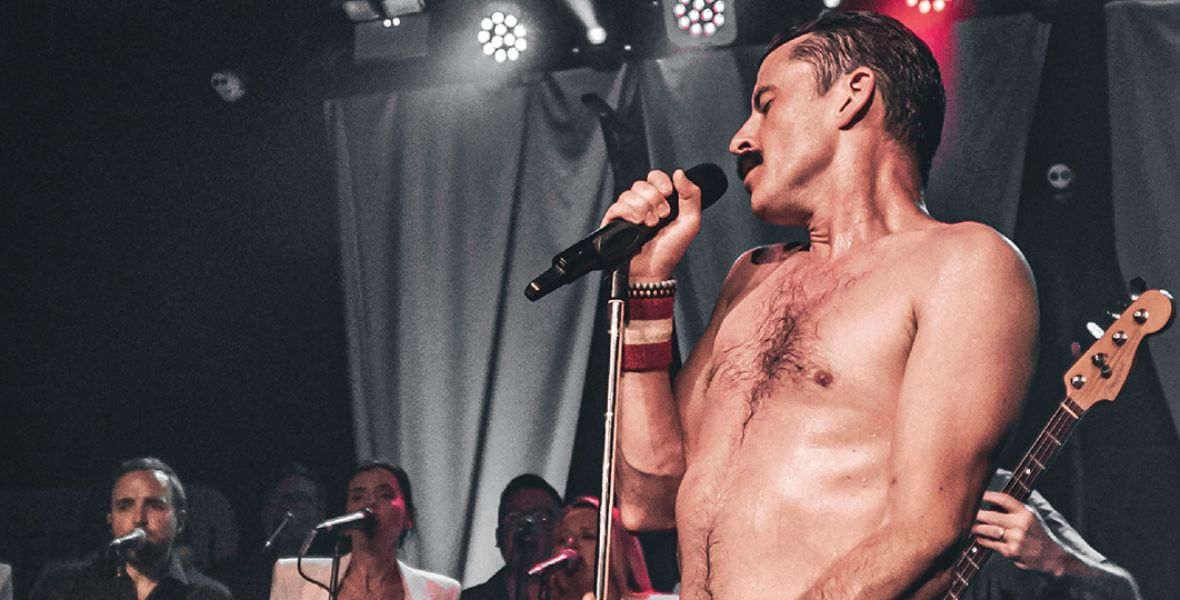 Qween and The Dublin Gospel Choir 